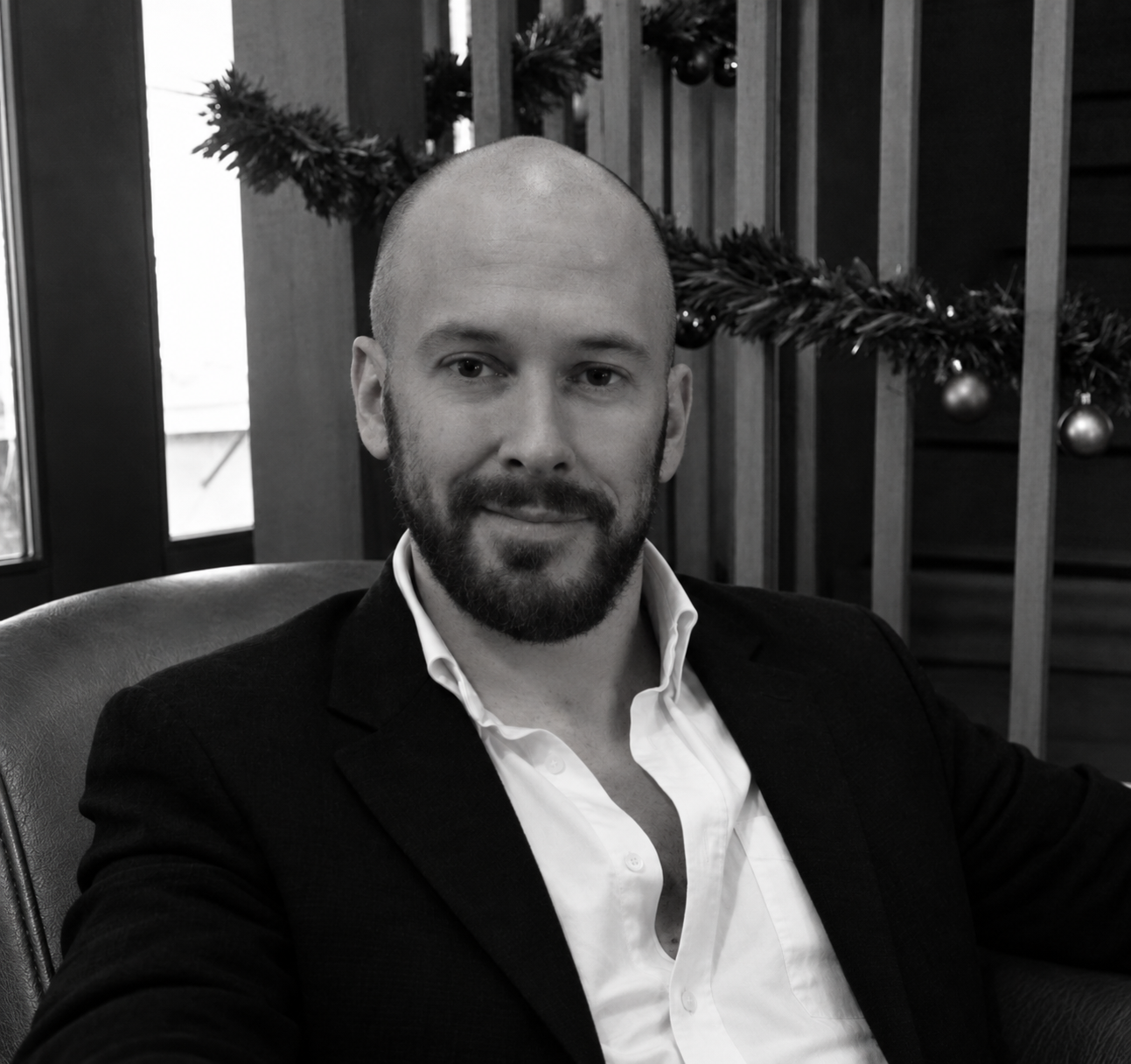 Ro Maher, writer, editor and learning content designer
